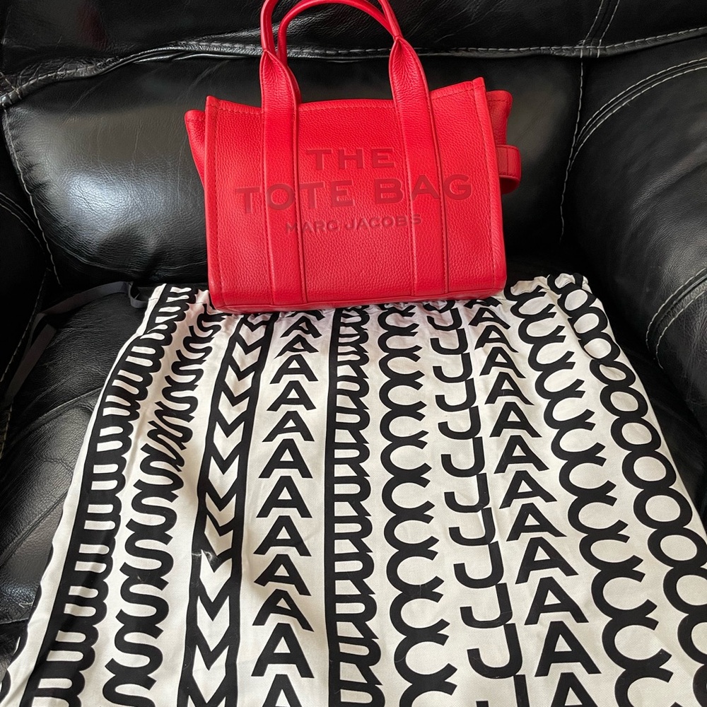 Marc Jacob’s Leather Small Tote Bag